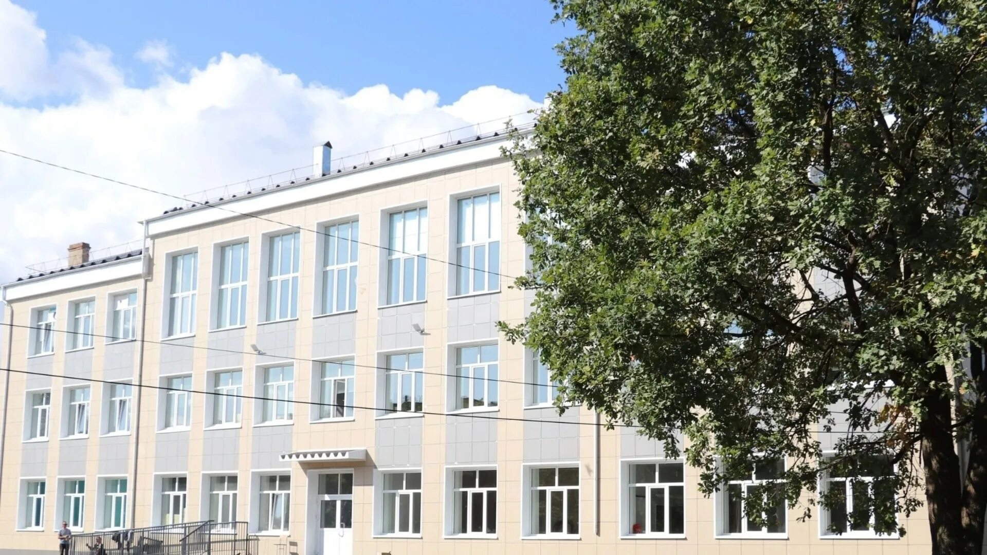 Сарапул ул пугачева 78. Мбоу сош 1 сарапул. Мбоу сош 1 сарапул. Гимназия 15 сарапул. Музыкальная школа сарапул №1.