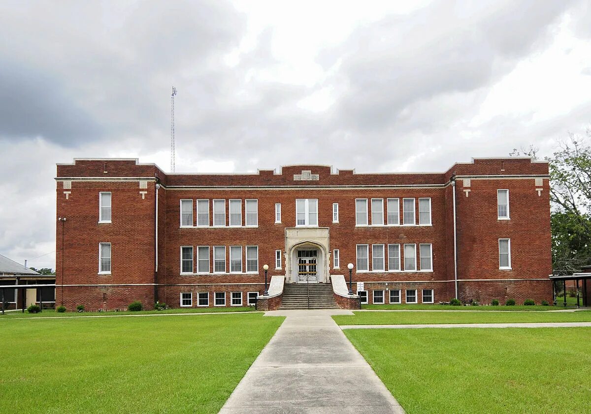 Старая school. Хай скул школа в США. США Южная Каролина Лексингтон. Логанвилль США средняя школа. Asheville School здание.