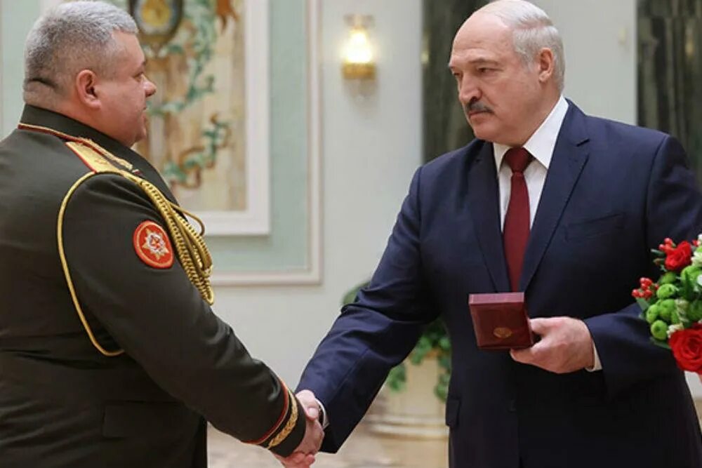 Какую награду получил лукашенко. Лукашенко вручил госнаграды. лукашенко кгб. вручение государственных наград лукашенко.