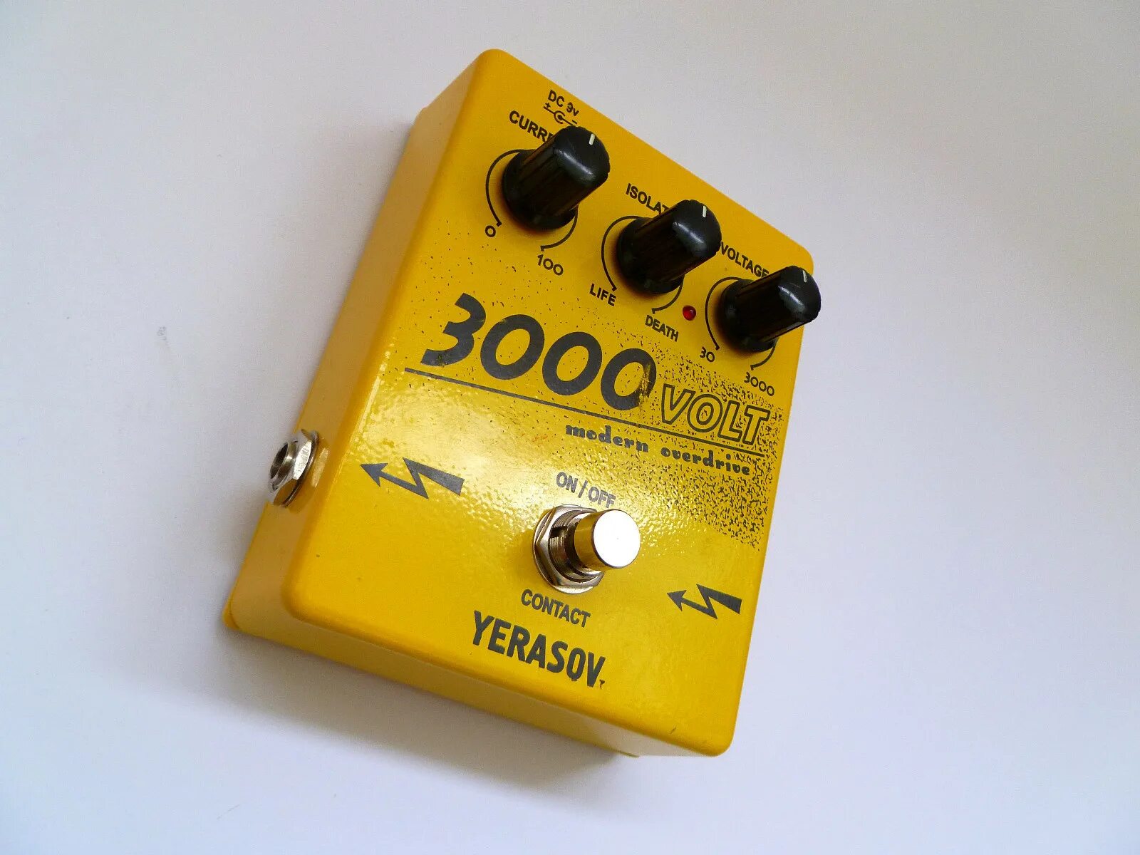 Polysaturator. Yerasov 9000 volt modern overdrive/distortion. Yerasov педаль эффектов 3000 volt. 3000 v yerasov. 3000 вольт.