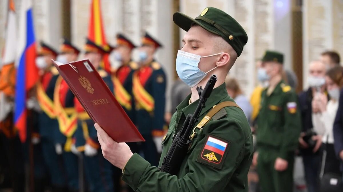 Военный прокурор западного военного округа егиев. Солдат армии рф срочник. Весенний призыв служба. Призывники. Весенний призыв.
