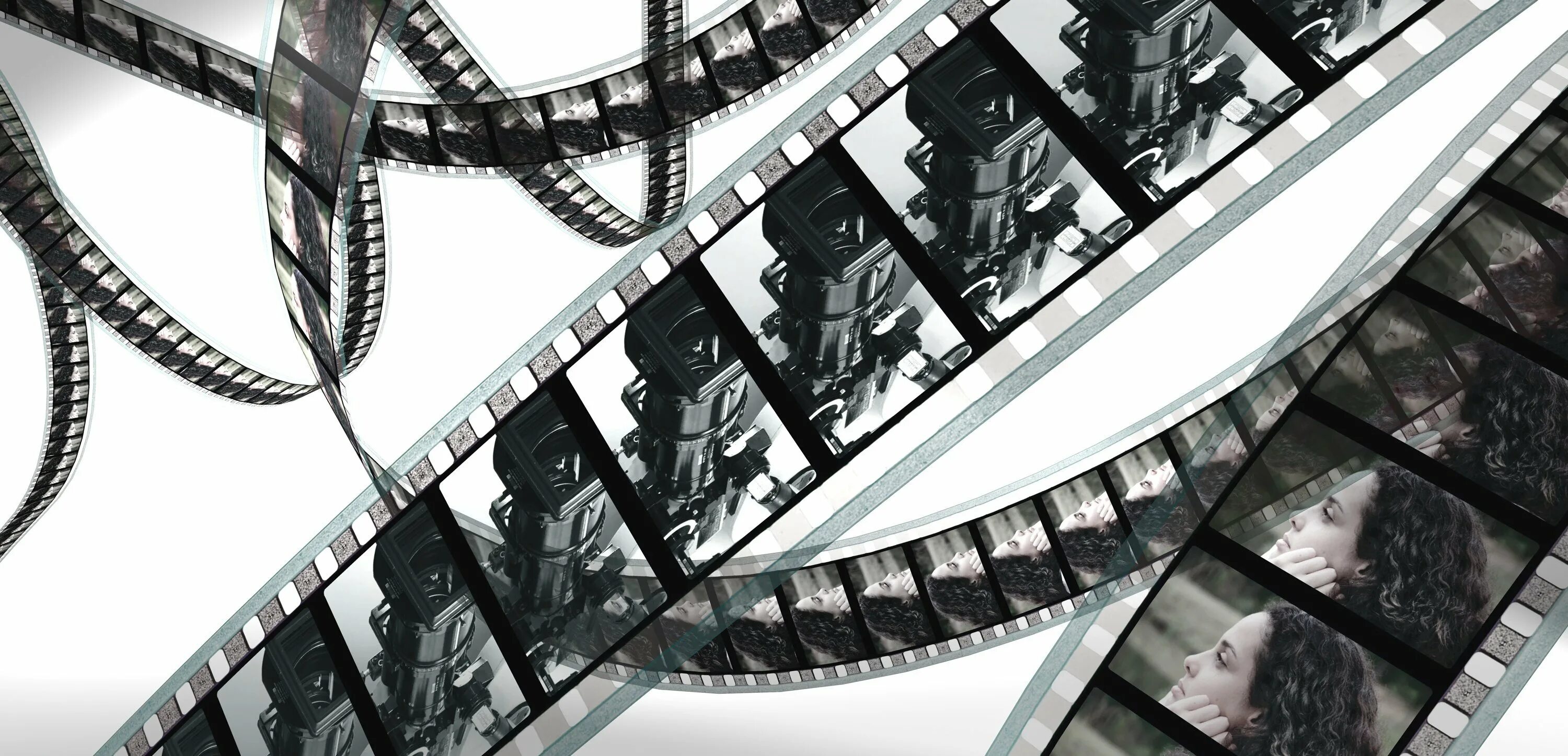 Кинопленка с фильмами. Кинолента с фильмами. Момент киноленты. Старая кинопленка. Баннер в виде киноленты.