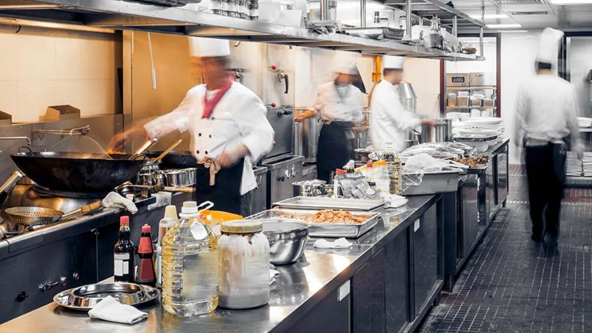Закупщик в ресторан. Пищевая промышленность картинки. Food service industry. Food service industry. Рабочие на пищевом производстве.