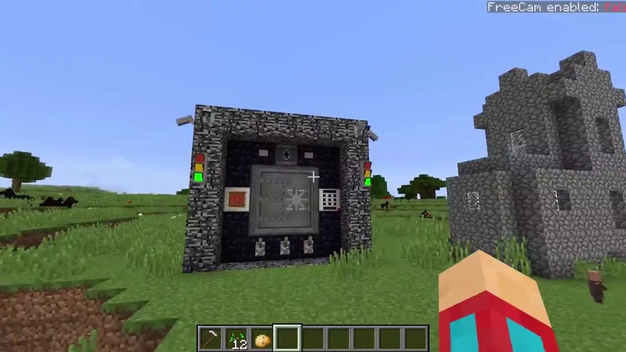 Бункер майнкрафт 1. Windows design minecraft. Сейф постройка в майнкрафте легкая. Сейф в майнкрафте. Дверь сейфа в майнкрафт.