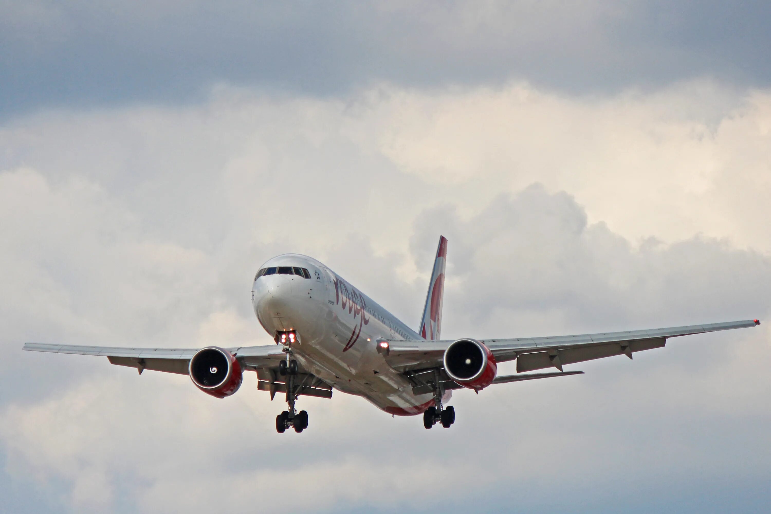 Боинг 767-800. 767 Оверхед. B-767-300. 0j767w.