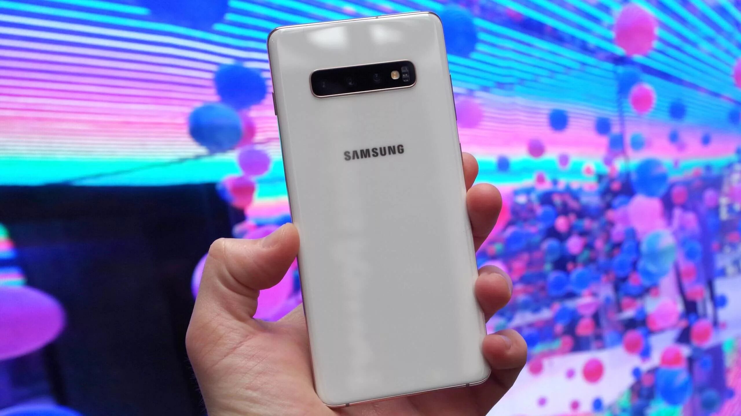 Samsung s10 128. Samsung Galaxy s10 Plus. Samsung Galaxy s10 Plus белый. Samsung Galaxy s10 128gb White. Samsung s10 Plus белый.