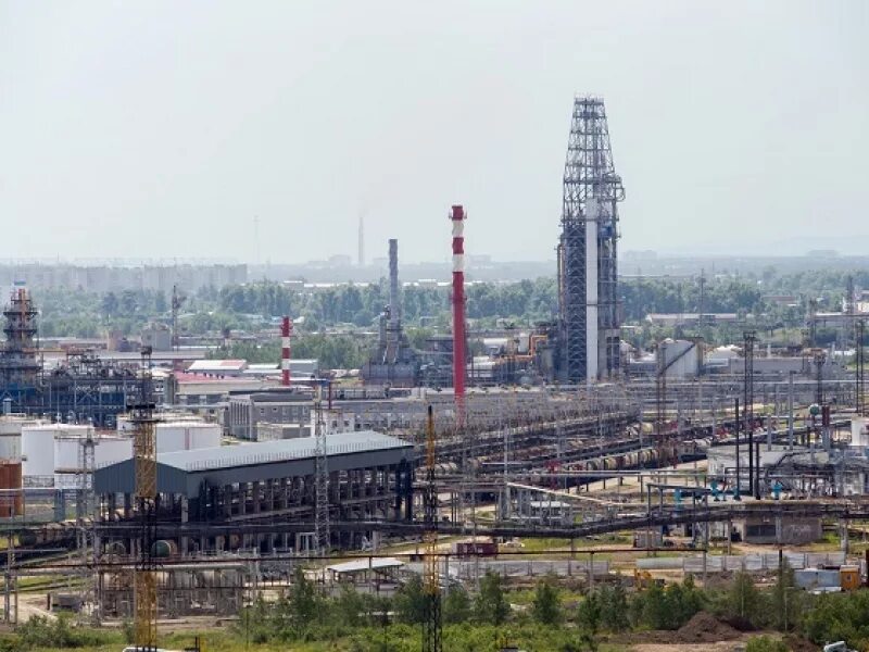Электрометаллургический завод «амурсталь». Какие заводы есть в комсомольске. Заводы комсомольска на амуре. Нефтеперерабатывающий завод комсомольск на амуре. Судостроительный завод комсомольск на амуре.