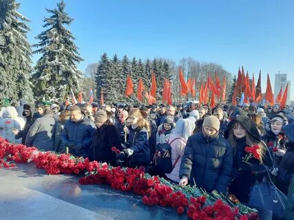 Торжественное возложение цветов