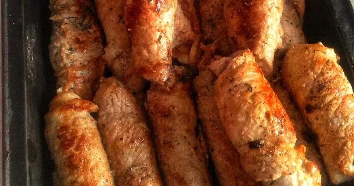 Пальчики из свинины рецепты с фото. Мясные рулетики. Мясные пальчики. Пальчики из свинины. Пальчики из свинины с начинкой.