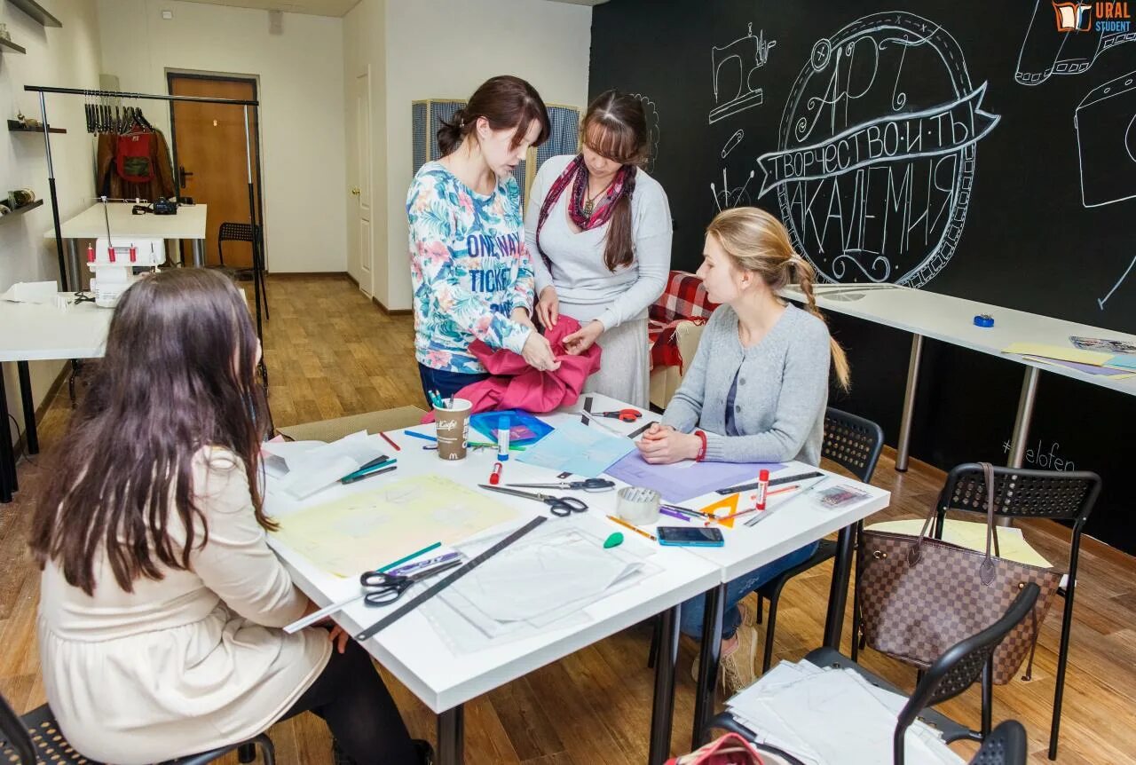 курсы одежды. дизайнер модельер. модельер конструктор. курсы одежды. дизайнер ассистент одежды.