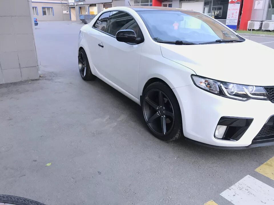 Церато диск. Kia cerato koup r18. kia koup r18. kia cerato 2 koup диски r19. kia cerato vossen r18.