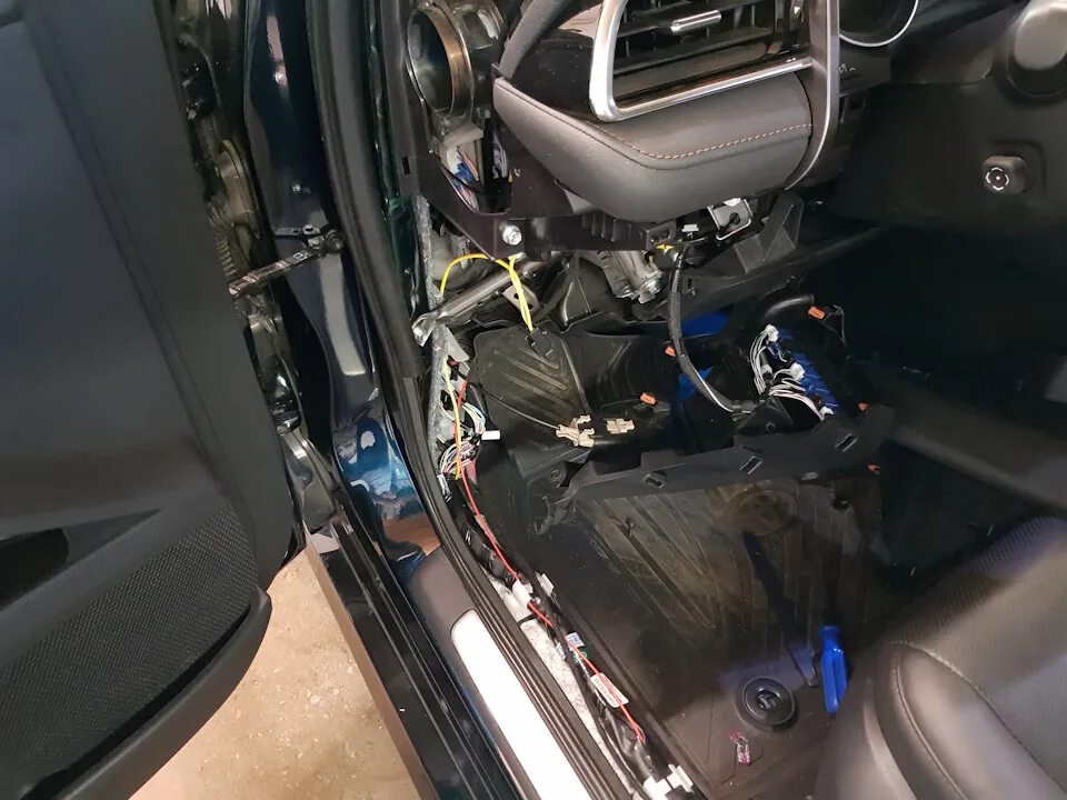 Розетка для регистратора - Toyota Highlander (XU50), 3,5 л, 2014 года аксессуары