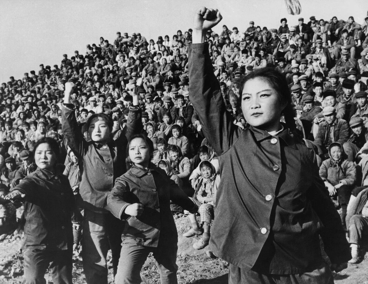 Большой скачок культурной революции. Мао Цзэдун культурная революция хунвейбины. Культурная революция Мао Цзэдуна. Мао Цзэдун 1966. Китай Мао Цзэдун.