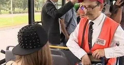 Кондуктор сам должен подойти к