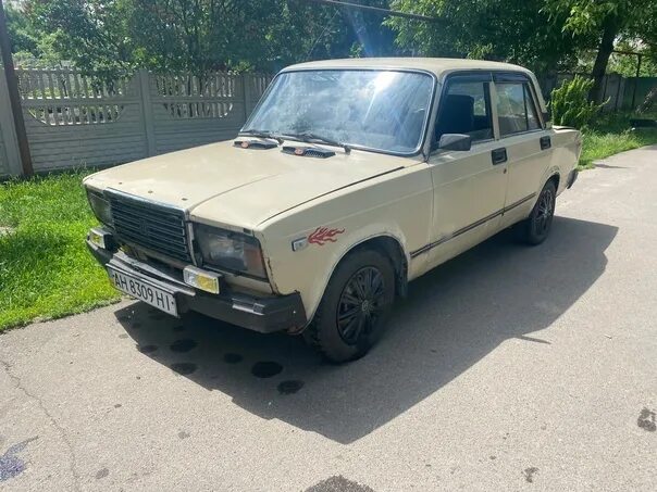 Машина с российским флагом. Донецкая машина. Авто днр лнр. Автобазар днр бу машины купить. Машины днр горловка.