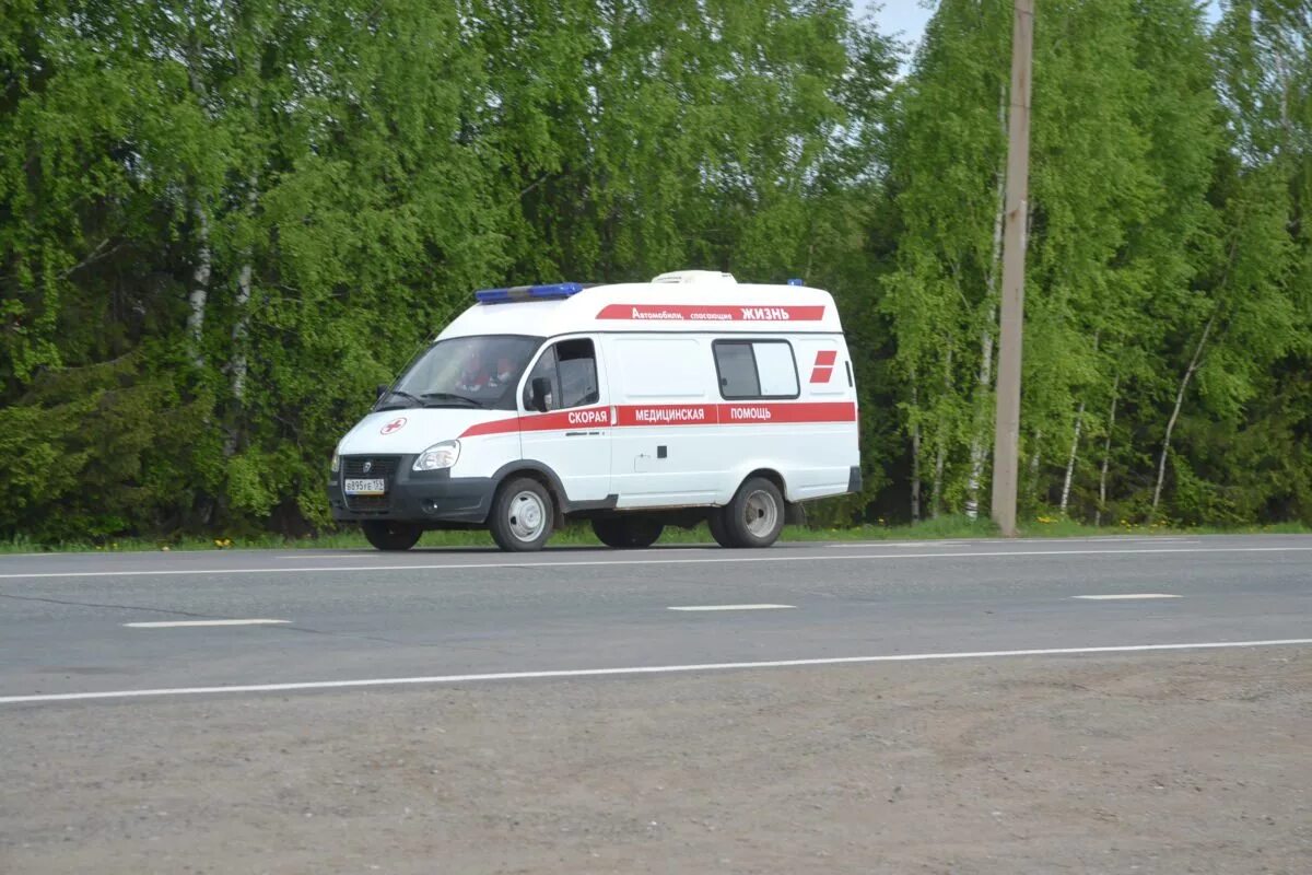 Помощь машине на дороге скорая. Машина скорой. Автомобиль скорой помощи. Машины скорой помощи России.