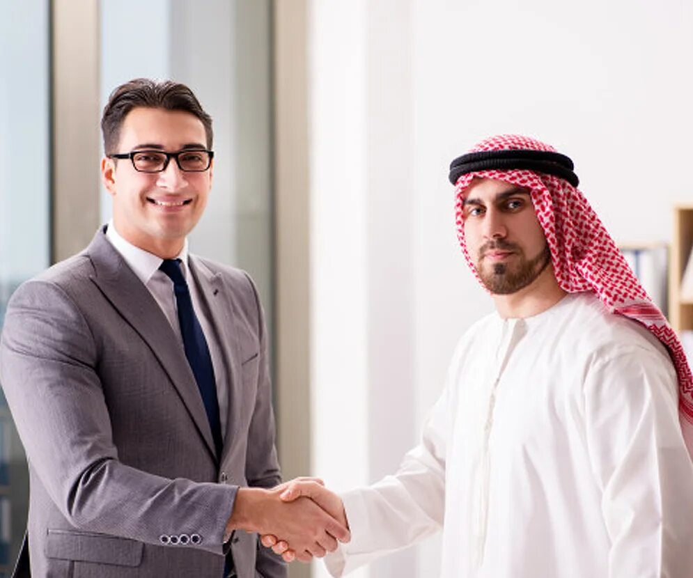 арабские бизнесмены. арабские бизнесмены. аравийский бизнесмен. арабские бизнесмены. арабские предприниматели.