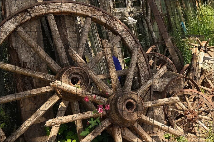 Старинное деревянное колесо. Колесо телеги. Старинное колесо от телеги. Колесо от телеги деревянное.