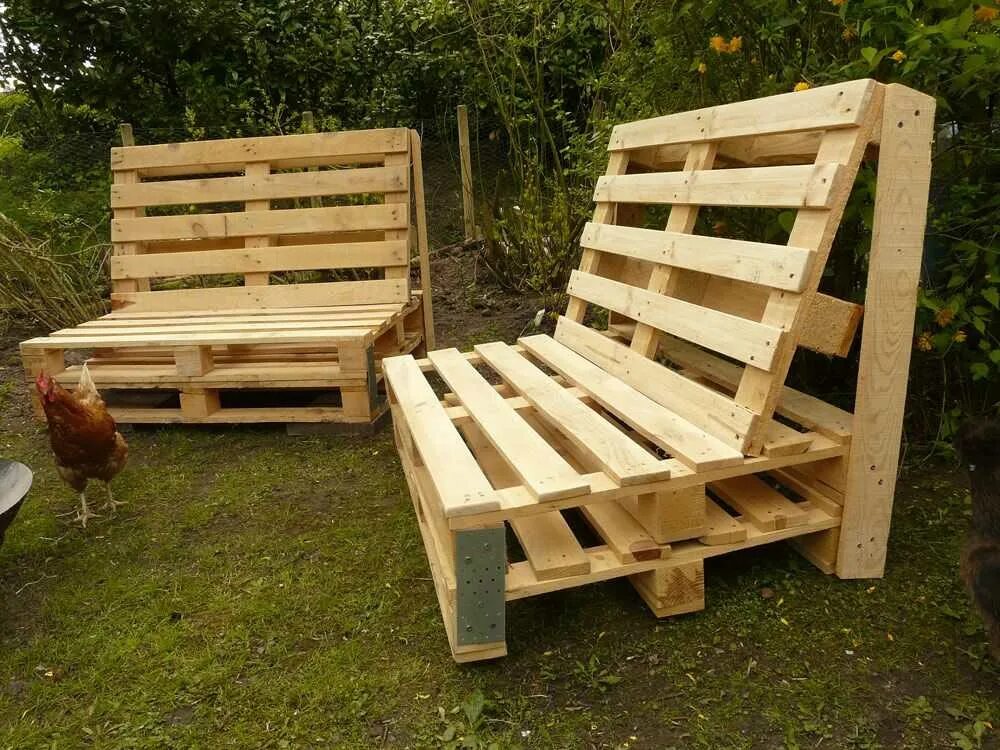 Садовая мебель из паллет. Садовая мебель из европаллетов. Мебель из поддонов epal. Кресло из поддонов для дачи. Кресло из поддонов для дачи.
