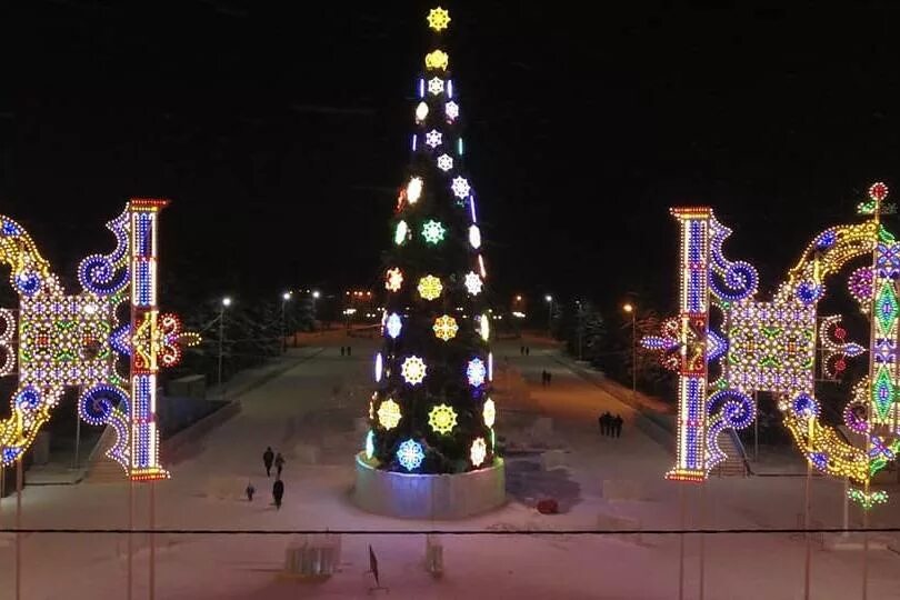 Новогоднее уфа. Новогодняя уфа. Горсовет уфа елка. Новогоднее уфа. Новогодняя уфа.