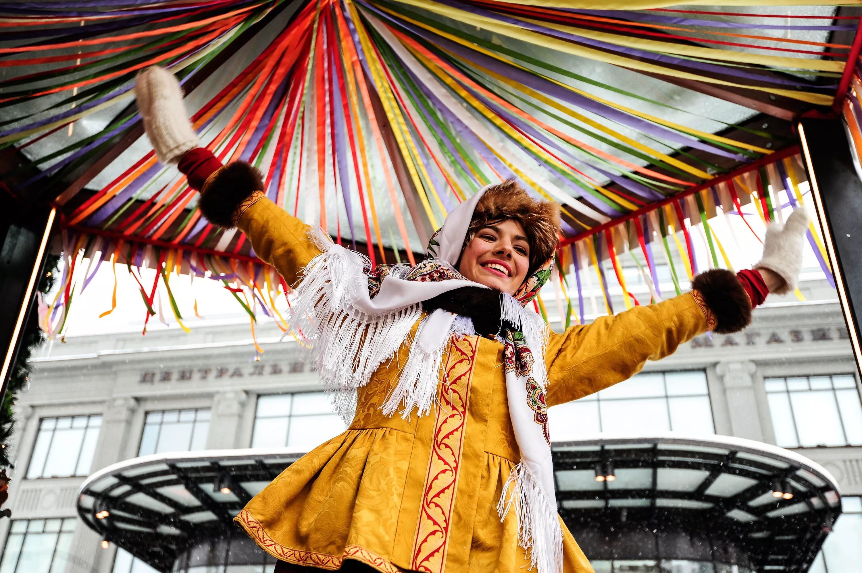 Куда пойти на масленицу в москве. Масленица в Москве. Масленица фестиваль. Масленица на красной площади. Масленичные гуляния в Москве.