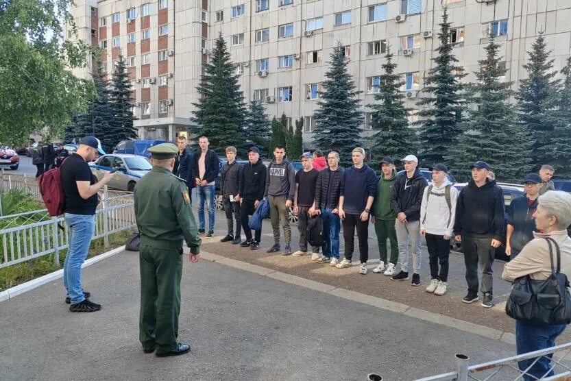 На призывном пункте. Советские призывники. Сборный пункт военного комиссариата Уфа. Призыв 2023. Единый призывной пункт на яблочкова