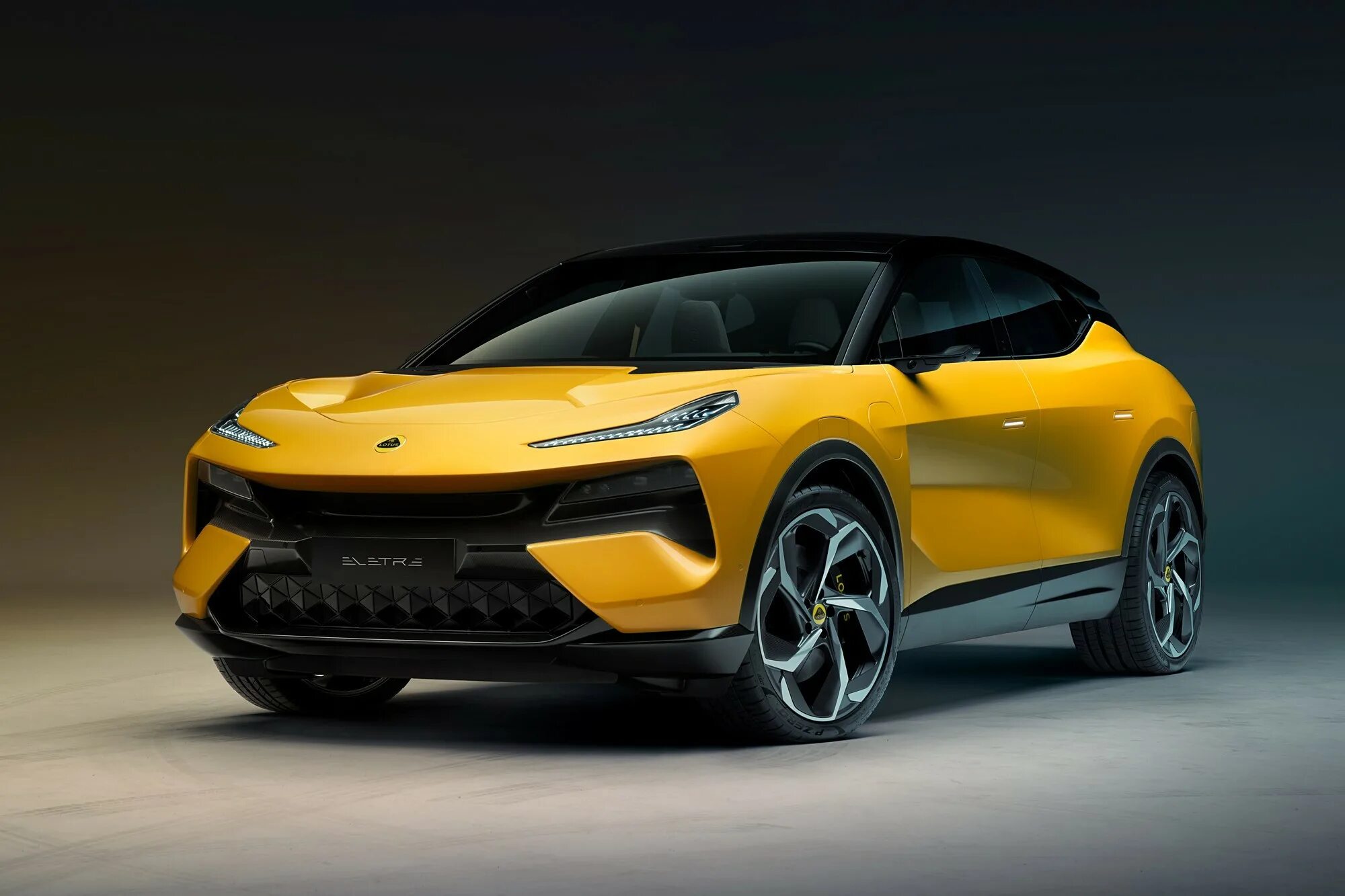 Lotus eletre 2023. Электромобиль Лотус 2023. Lotus Exos 125. Lotus электромобиль кроссовер. Lotus nyo eletre