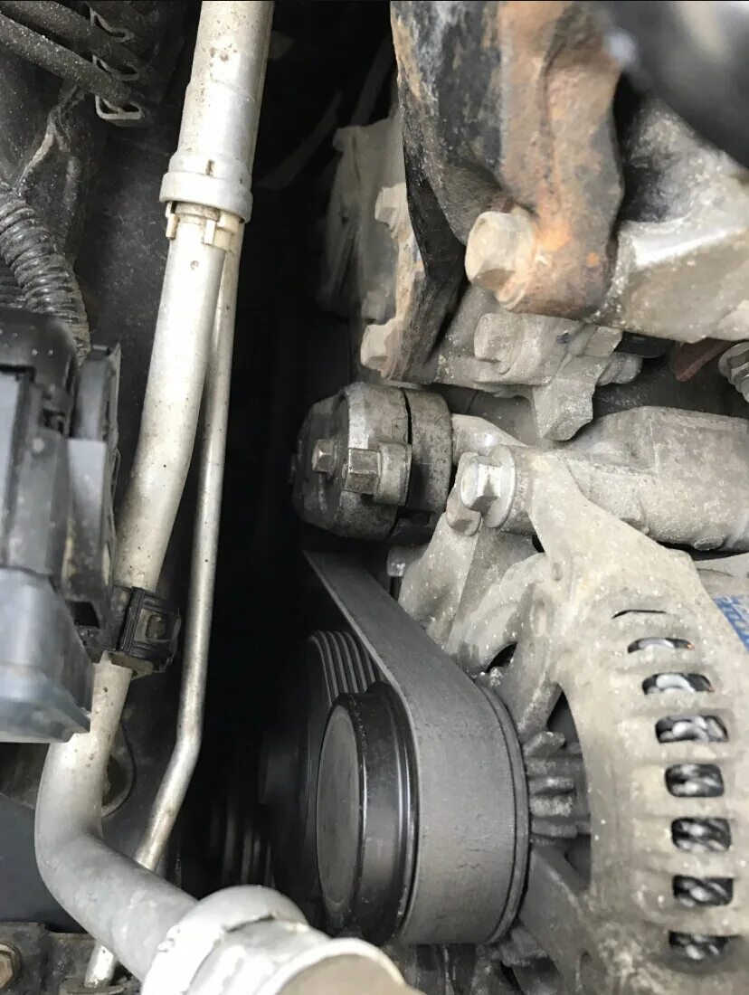 Засвистел ролик натяжителя. - Toyota Camry (XV50), 2,5 л, 2016 года своими рукам