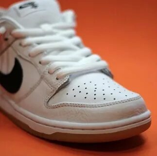 Dunk sb low white