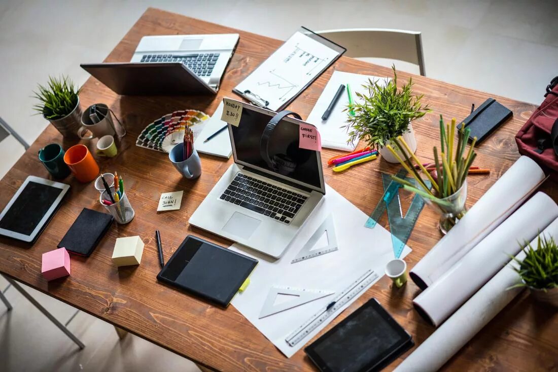 Порядок на рабочем столе. Организация пространства рабочее место. Содержимое стола. Содержимое стола. Рабочее место.