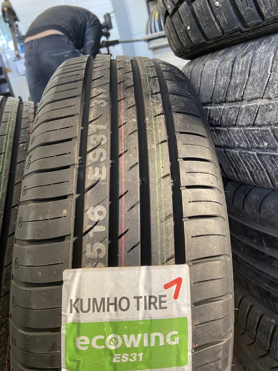 Покрышка kumho ecowing es31. Летняя шина kumho ecowing es31. Marshal 2287723 показать фото 185/60r14 82h mh15 tl. 215/65r16 98h kumho ecowing es31. 215/65r16 98h kumho ecowing es31.