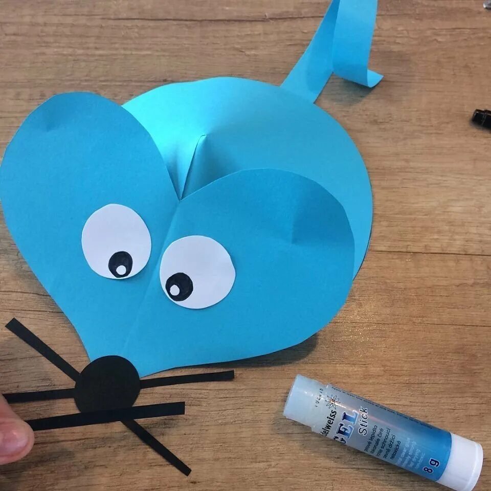 Интересные аппликации для детей. Легкие поделки. Потделка из уветной бумаги. Поделки из бумаги и кордона. Поделки из бумаги для детей.