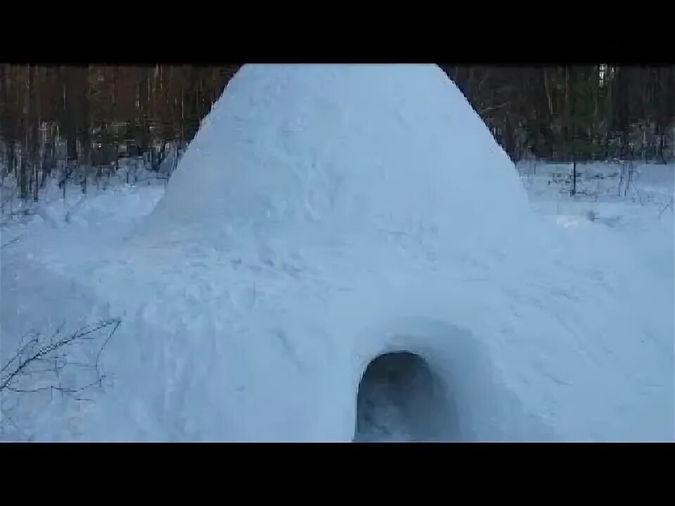 Тавдинская карстовая арка. Снежное логово. Берлога медведя. Лиса в норе зимой. Берлога медведя зимой в лесу.
