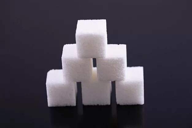 Сахар три и шесть. Кубики сахара. Кусочек сахара. 6 Кубиков сахара. Три кубика сахара.
