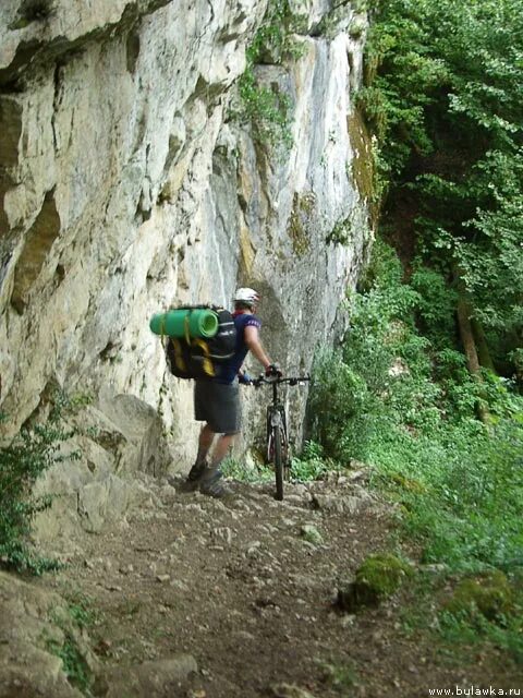 700 метров пешком