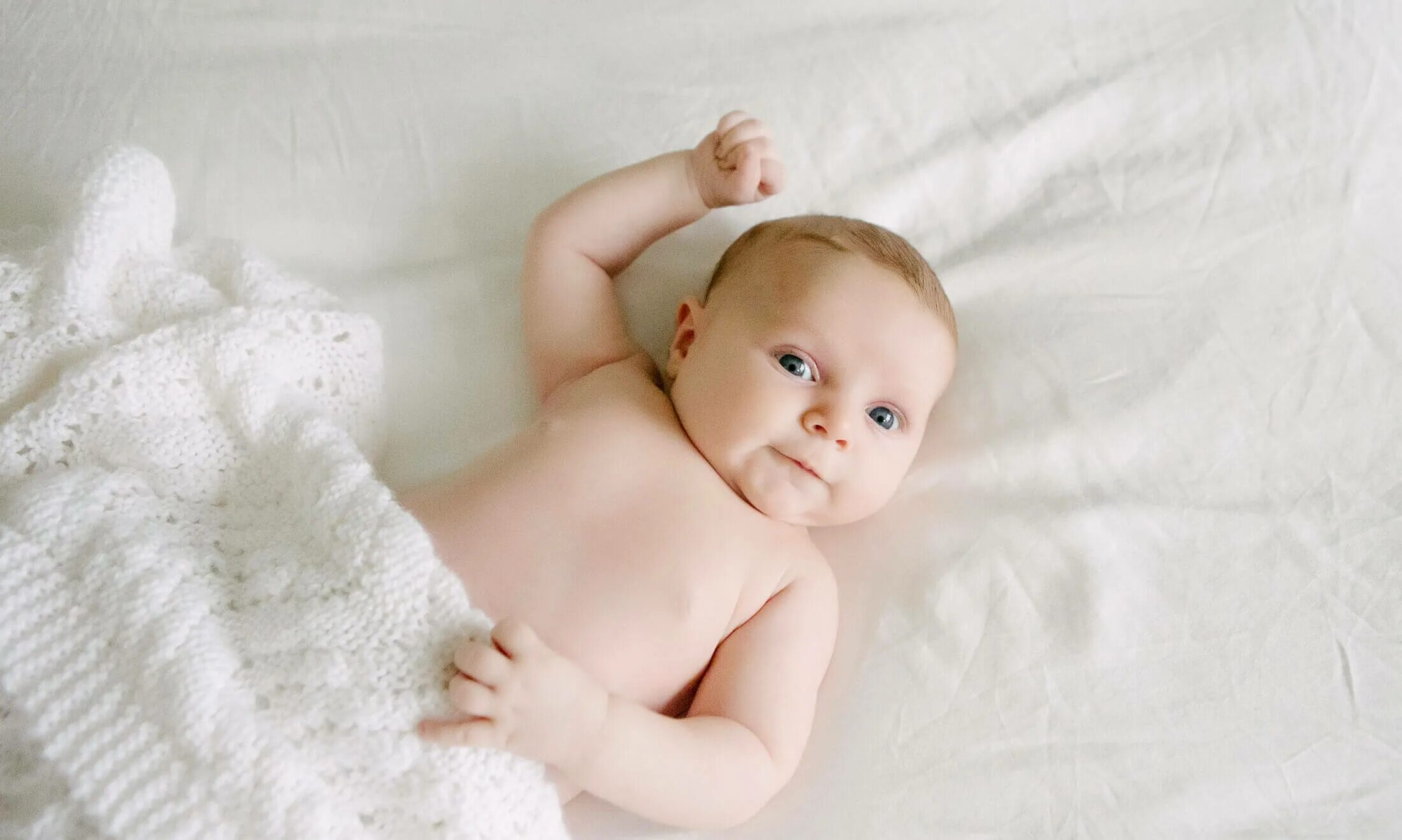 Второй месяц новорожденного. Фотосессия детей до 1 года. Фото малышей до года. Грудной ребенок. Новорожденный малыш.