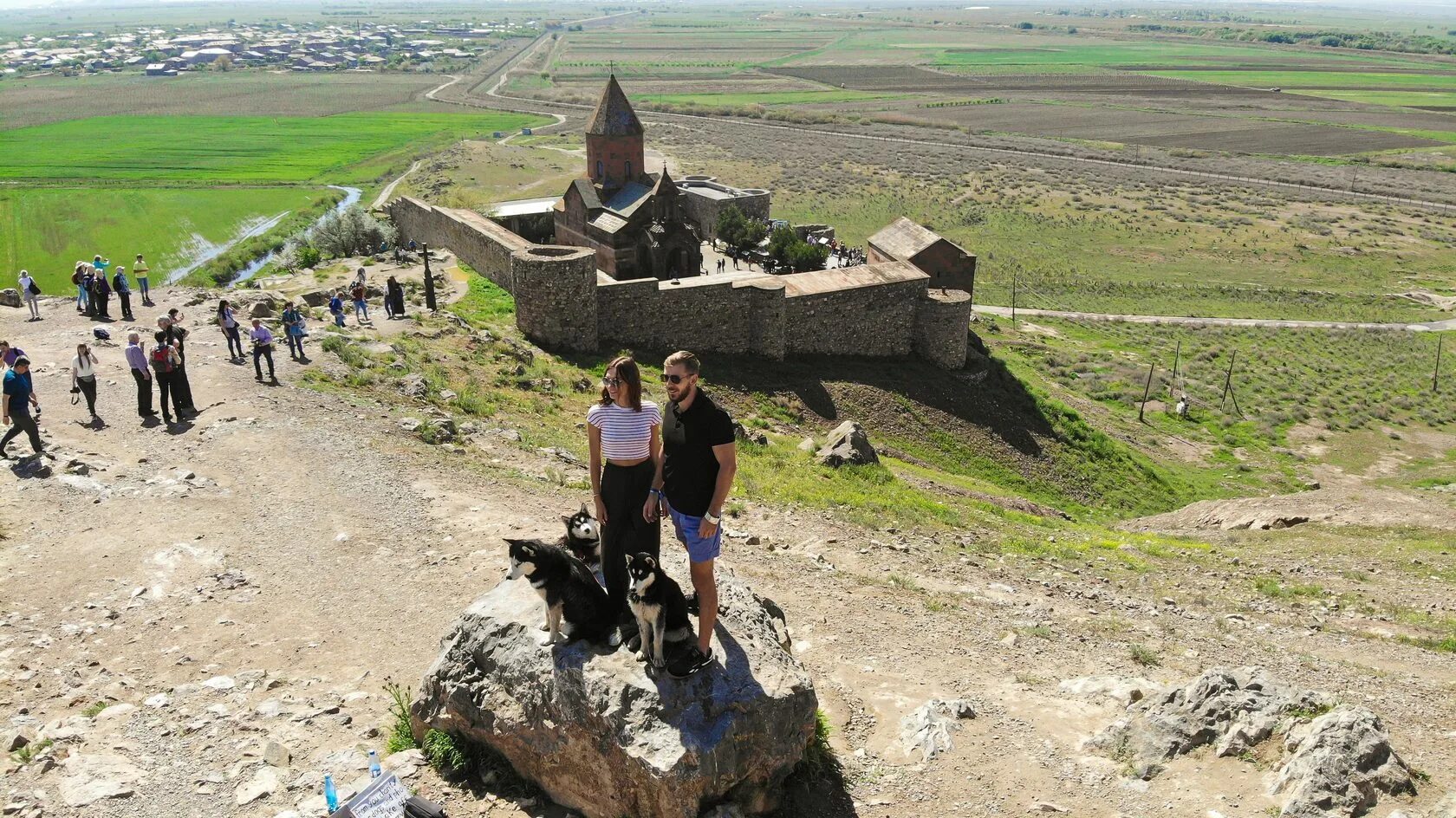 Армения отдохнуть. Цахкеванк в армении. армения туризм. экскурсионный туризм в армении. майские праздники в армении.