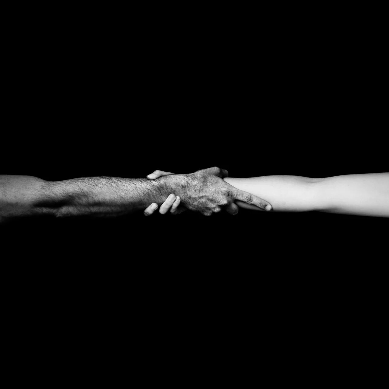 Сюрреализм черное белое. Парень со спины. Жильбер гарсен фотограф. Чб картинки со смыслом. Жить черным телом.