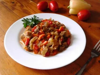 Морковь тушеная с баклажанами