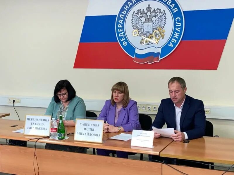 Ленинская налоговая астрахань. Сотрудники астраханской налоговой инспекции. Астраханское налоговая инспекция. Ул победы 53 астрахань. Руководитель федеральной налоговой службы астраханской.