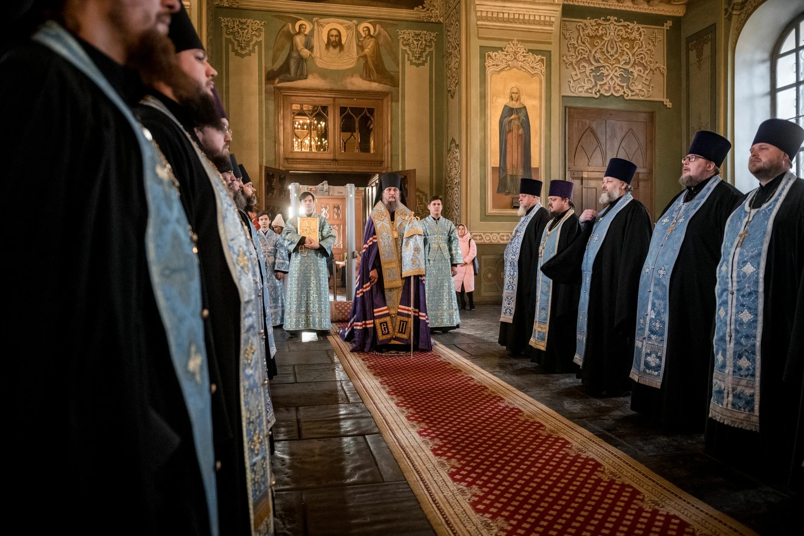 Какой православный праздник 15 апреля. Православие. Благовещение литургия. Благовещенский храм.