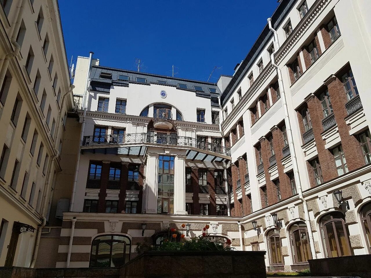 Итальянская ул 4 санкт петербург. Итальянская улица д. Итальянская ул 4 санкт петербург. Дом коллегии иезуитов в спб. Подвал бродячей собаки спб.