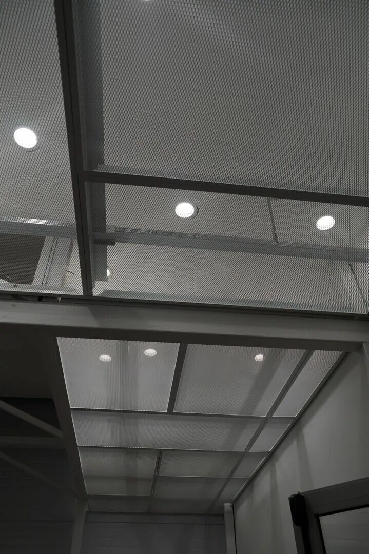 Албес реечные потолки а 150. Стеллаж ангстрем лофт. Кашпо подвесное. Подвесной светильник металлический. Металлический подвесной.