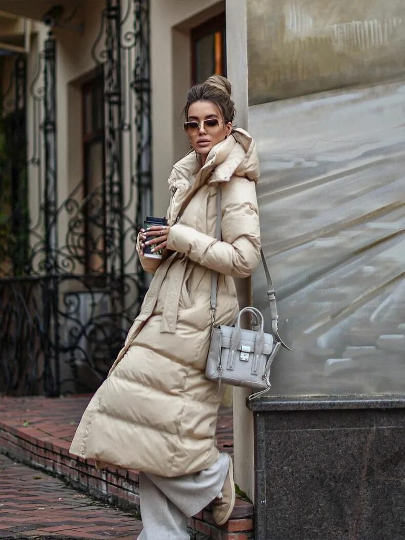 Пуховики одри 2020-2021. Куртки мода 2022. Модный пуховик 2023 женский. Пальто пуховики женские зимние 2023. Пуховики женские зимние 2023.