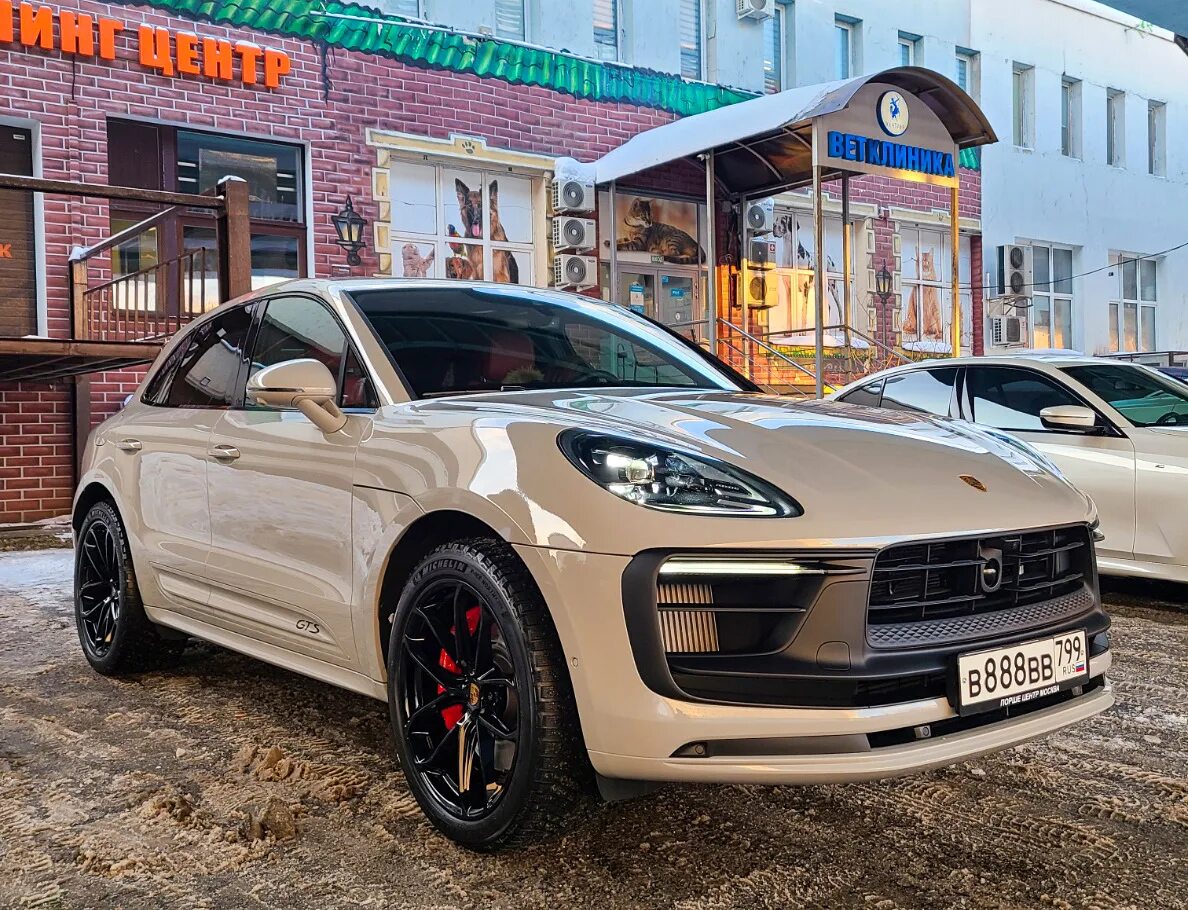 Amore макан. Porsche Macan Стайлинг. Грязный порш Макан. Порше Макан Ващенко. Макан Иркутск.