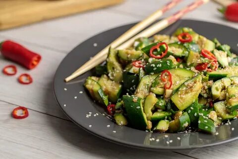 Огурцы соевый соус чеснок кунжут