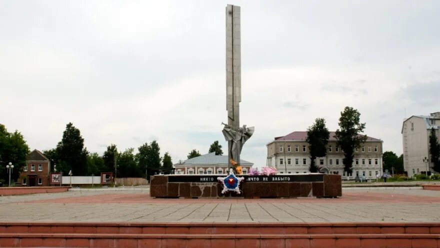 Г людиново кв. Людиново. Памятник т-34 людиново. Танк людиново. Г людиново кв.