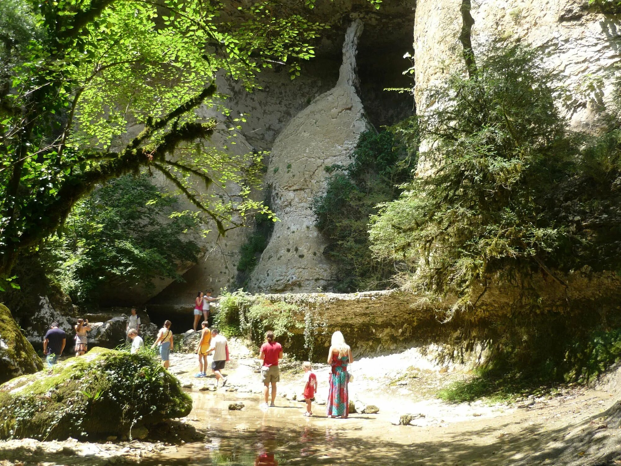 Верхний кодор абхазия. Кодорское ущелье абхазия. Кодорское ущелье в абхазии. Сухум абхазия кодорское ущелье. Кодорское ущелье каньон.