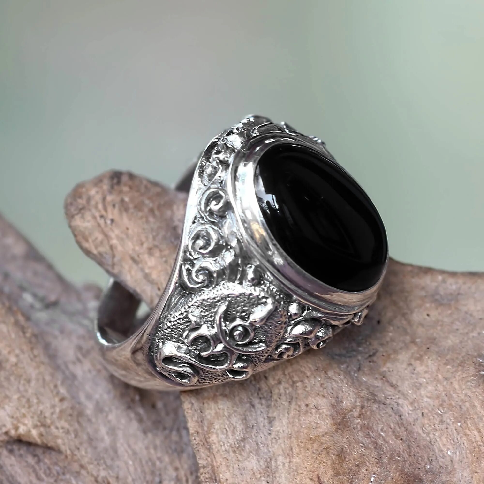 Фото черного серебра. Black Onyx Ring. Mens Silver Ring. Кольцо с черным ониксом в серебре. Кольцо с черным ониксом.