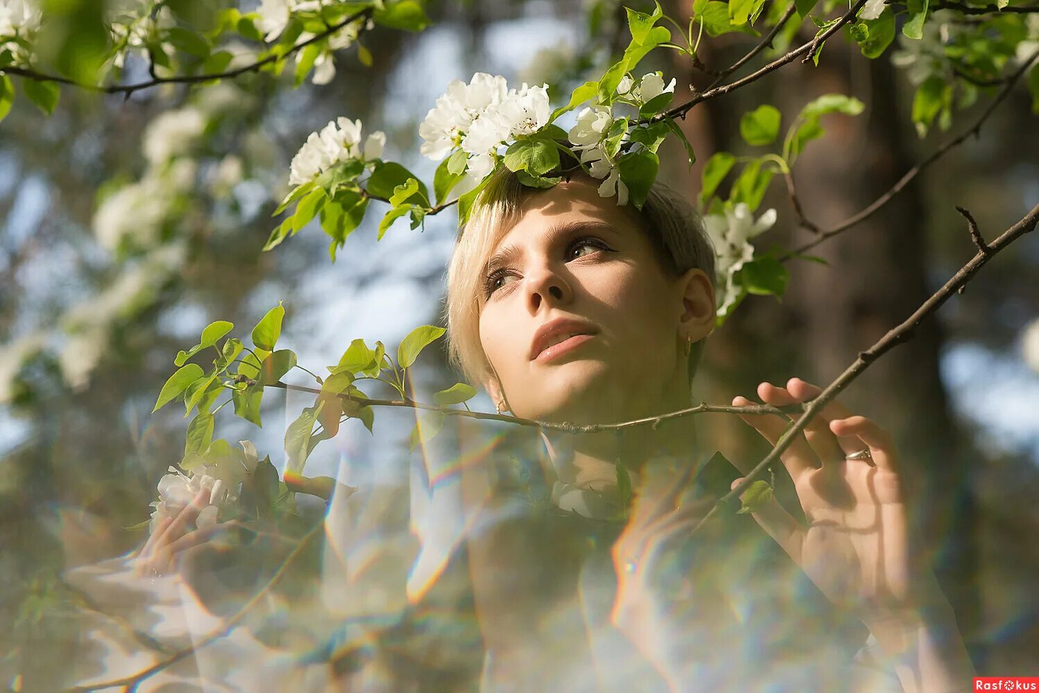 фотопортрет на природе. портрет девушки. взгляд весны. взгляд весны. открытый добрый взгляд.